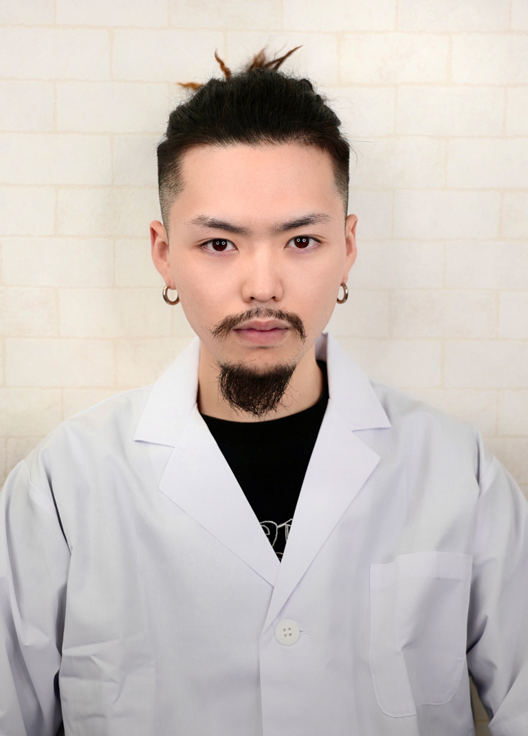 薄 誠也
